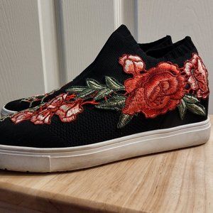 Steve Madden Sly Embroidered Hidden Wedge